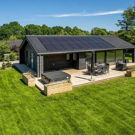 Casa vacanze 4 Bedroom In *