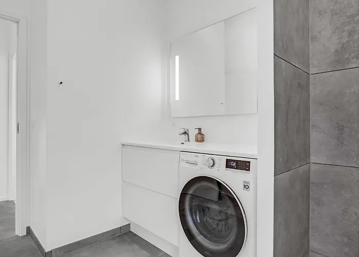 Prázdninový dům 4 Bedroom In *